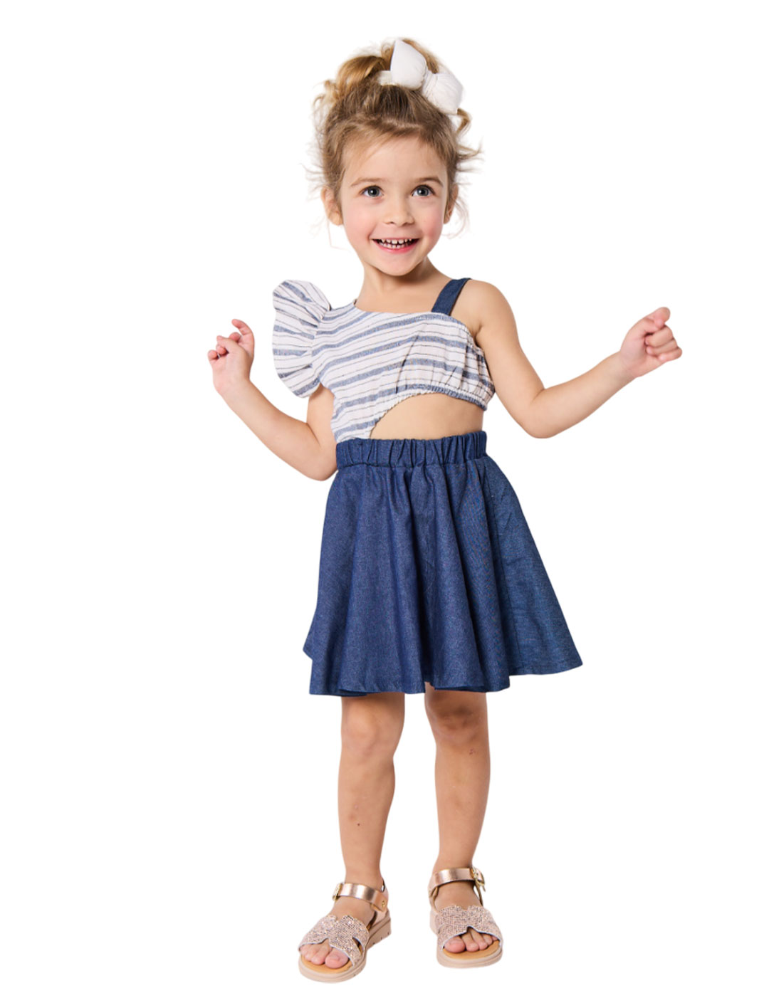 Καλοκαιρινό παιδικό φόρεμα για κορίτσι με ρίγες και βολάν σε τζιν απόχρωση.Regular Fit.