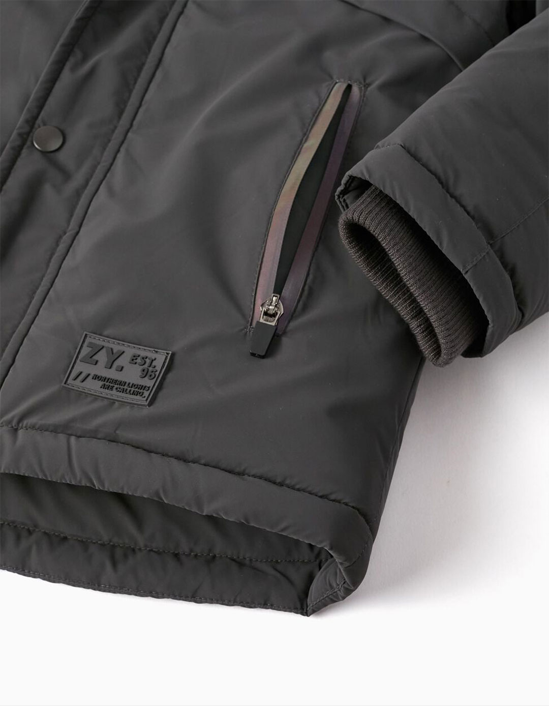 Μπουφάν για αγοράκι με κουκούλα μολυβί, Slim Fit, 100% πολυεστέρας. Μπουφάν για αγοράκι με κουκούλα μολυβί, Slim Fit, 100% πολυεστέρας.