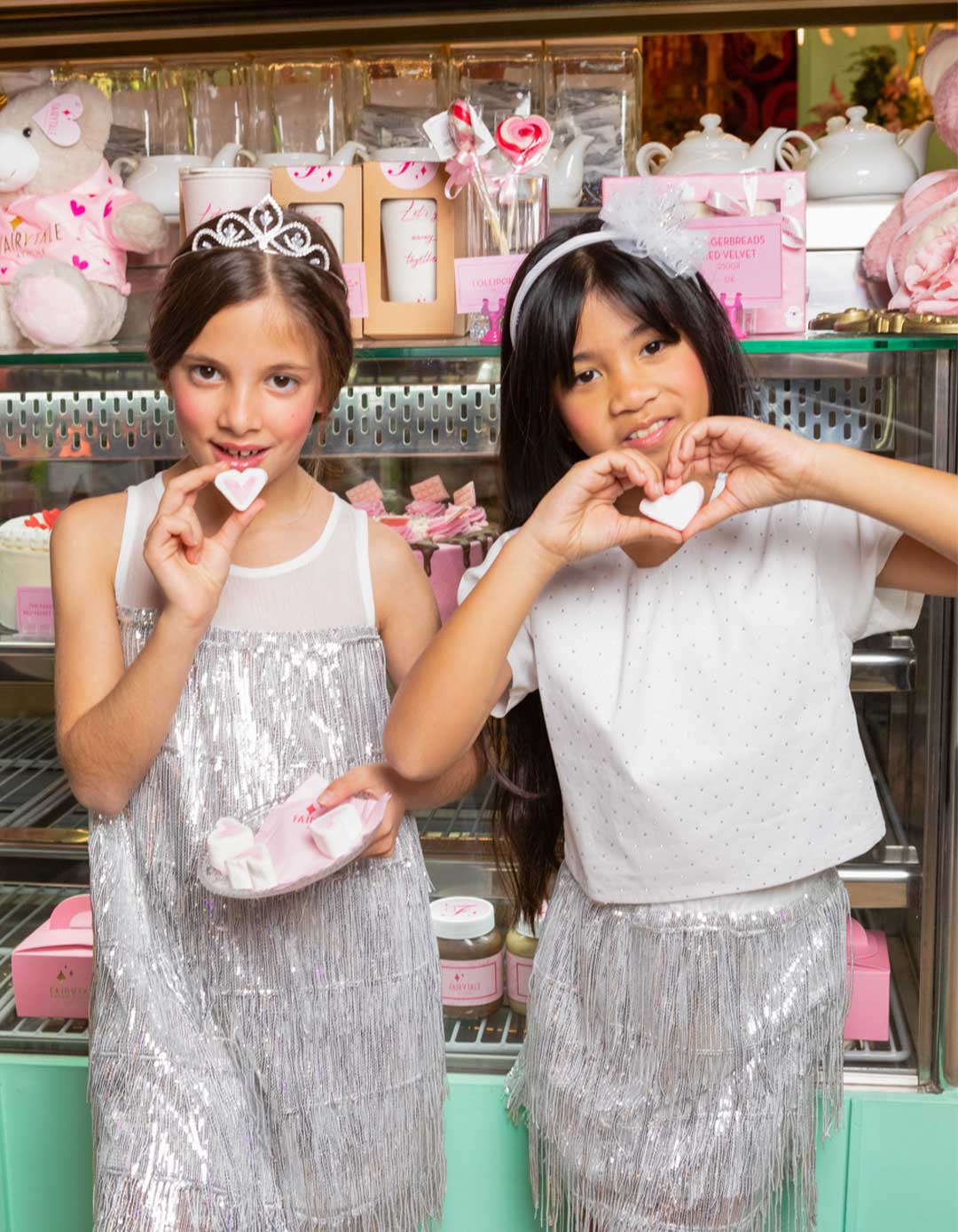 Λευκό φόρεμα για κορίτσι με κρόσια,100% pes.Regular Fit.