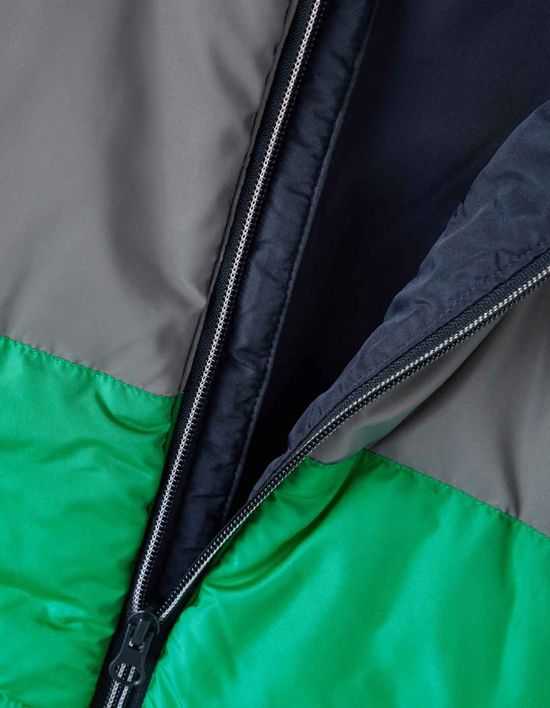 Γιλέκο για αγόρι με επένδυση Μπλε/Πράσινο, Regular Fit, 100% πολυεστέρας. Γιλέκο για αγόρι με επένδυση Μπλε/Πράσινο, Regular Fit, 100% πολυεστέρας.