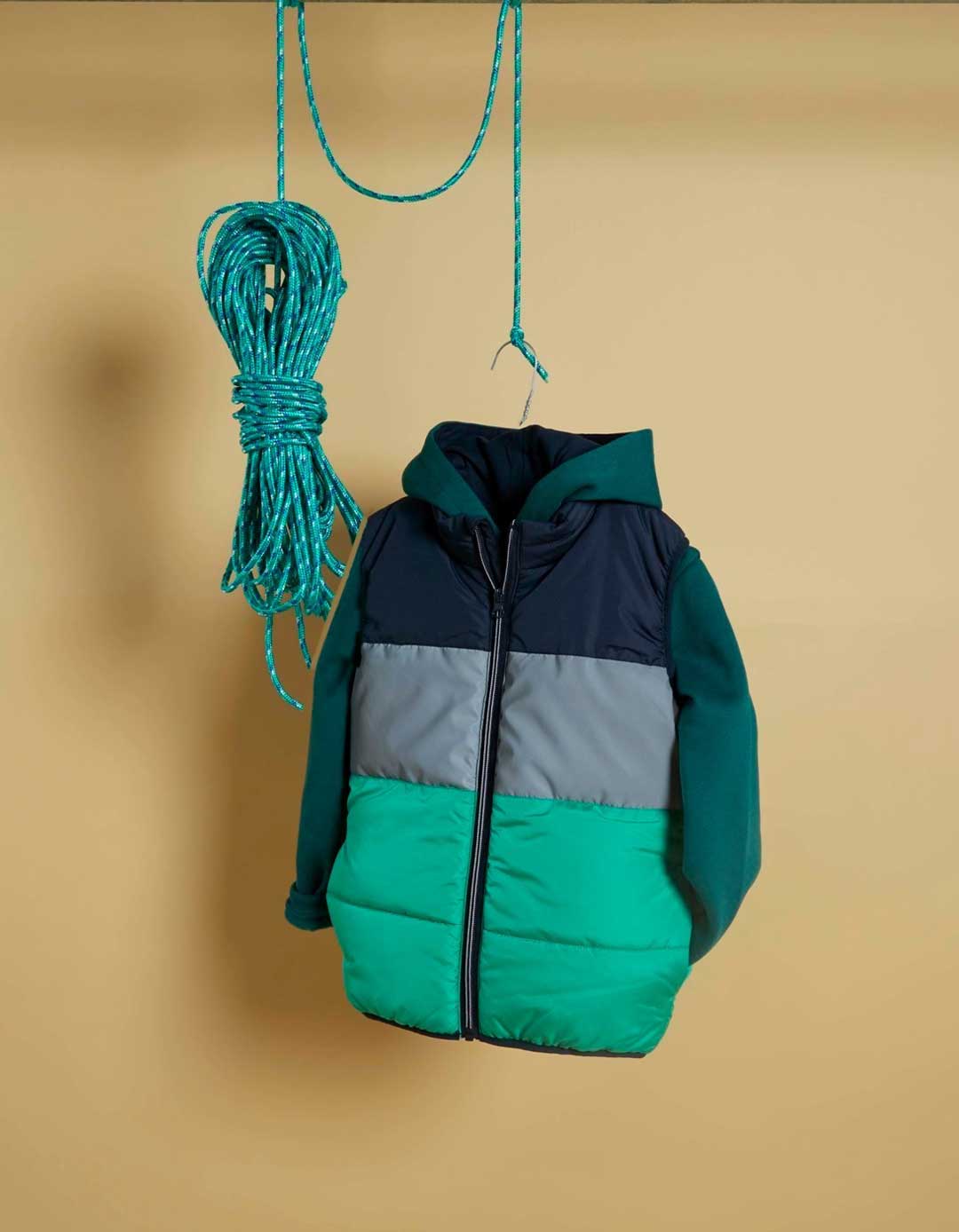 Γιλέκο για αγόρι με επένδυση Μπλε/Πράσινο, Regular Fit, 100% πολυεστέρας. Γιλέκο για αγόρι με επένδυση Μπλε/Πράσινο, Regular Fit, 100% πολυεστέρας.