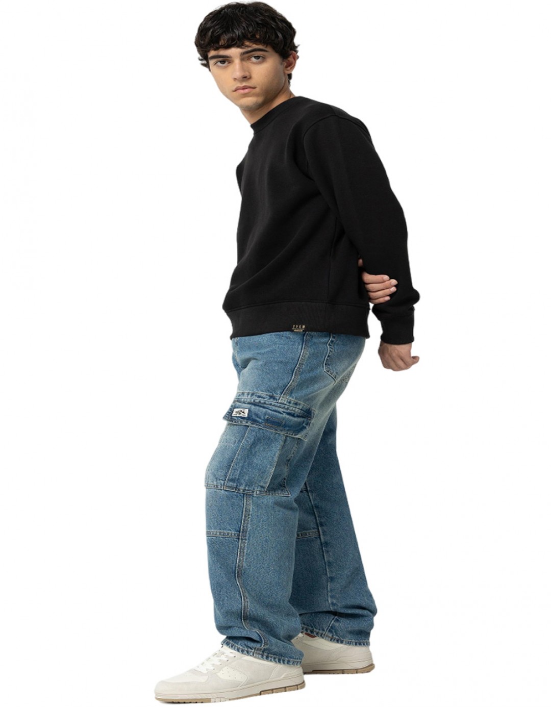 Παιδικό φαρδύ παντελόνι τζιν cargo για αγόρι, μπλε, Regular Fit, 100%βαμβάκι. Παιδικό φαρδύ παντελόνι τζιν cargo για αγόρι, μπλε, Regular Fit, 100%βαμβάκι.