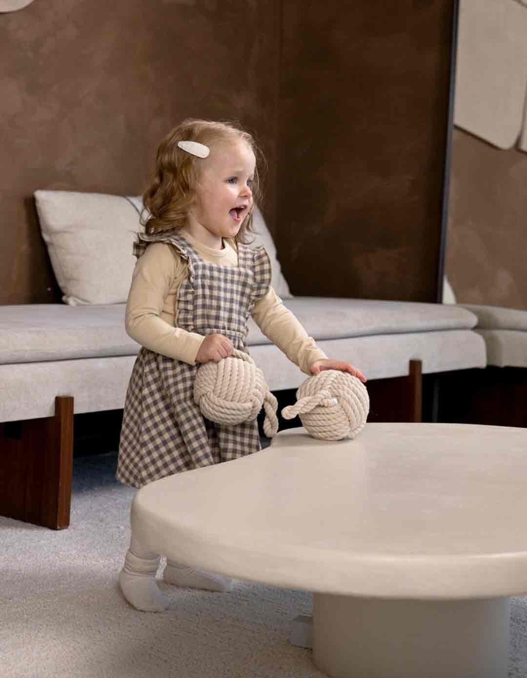 Παιδικό φόρεμα με καρό τιράντες και μπεζ μπλούζα