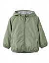 Παιδικό αντιανεμικό μπουφάν με κουκούλα για αγόρι, λαδί, Slim Fit, 100% πολυεστέρας.  Παιδικό αντιανεμικό μπουφάν με κουκούλα για αγόρι, λαδί, Slim Fit, 100% πολυεστέρας.