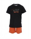 Σετ για αγόρι μπλούζα και βερμούδα, μαύρο-κεραμιδί, Regular Fit, 100% βαμβάκι. Σετ για αγόρι μπλούζα και βερμούδα, μαύρο-κεραμιδί, Regular Fit, 100% βαμβάκι.
