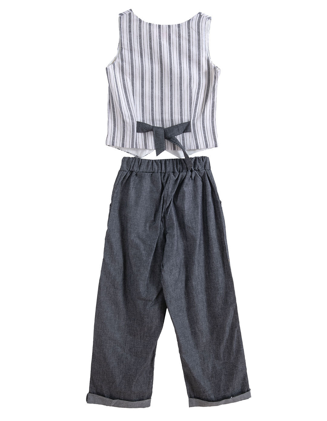 Παιδικό σετ για κορίτσι με ριγέ γιλέκο και φαρδύ παντελόνι, λευκό -γκρι,75%cotton20%pl5%lx.Regular Fit. Παιδικό σετ για κορίτσι με ριγέ γιλέκο και φαρδύ παντελόνι, λευκό -γκρι,75%cotton20%pl5%lx.Regular Fit.