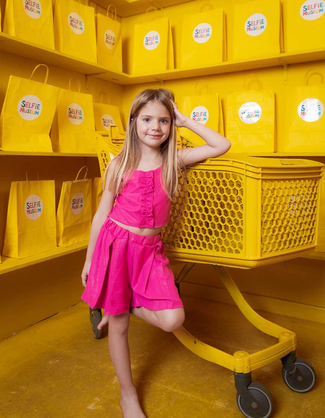 Σετ για κορίτσι τοπ και σορτς φούξια 50%cott.50%pes.Regular Fit. Σετ για κορίτσι τοπ και σορτς φούξια 50%cott.50%pes.Regular Fit.