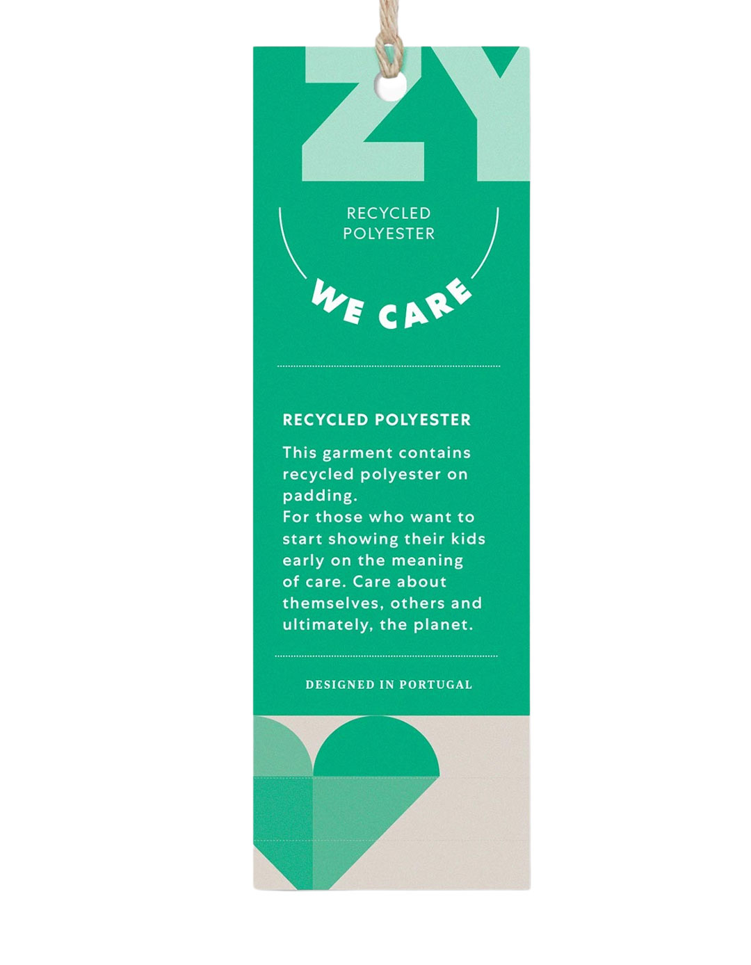 Σκούρο μπλε  μπουφάν για αγοράκι, με κουκούλα και φλις επένδυση . Slim fit,100% ανακυκλωμένος  πολυεστέρας.