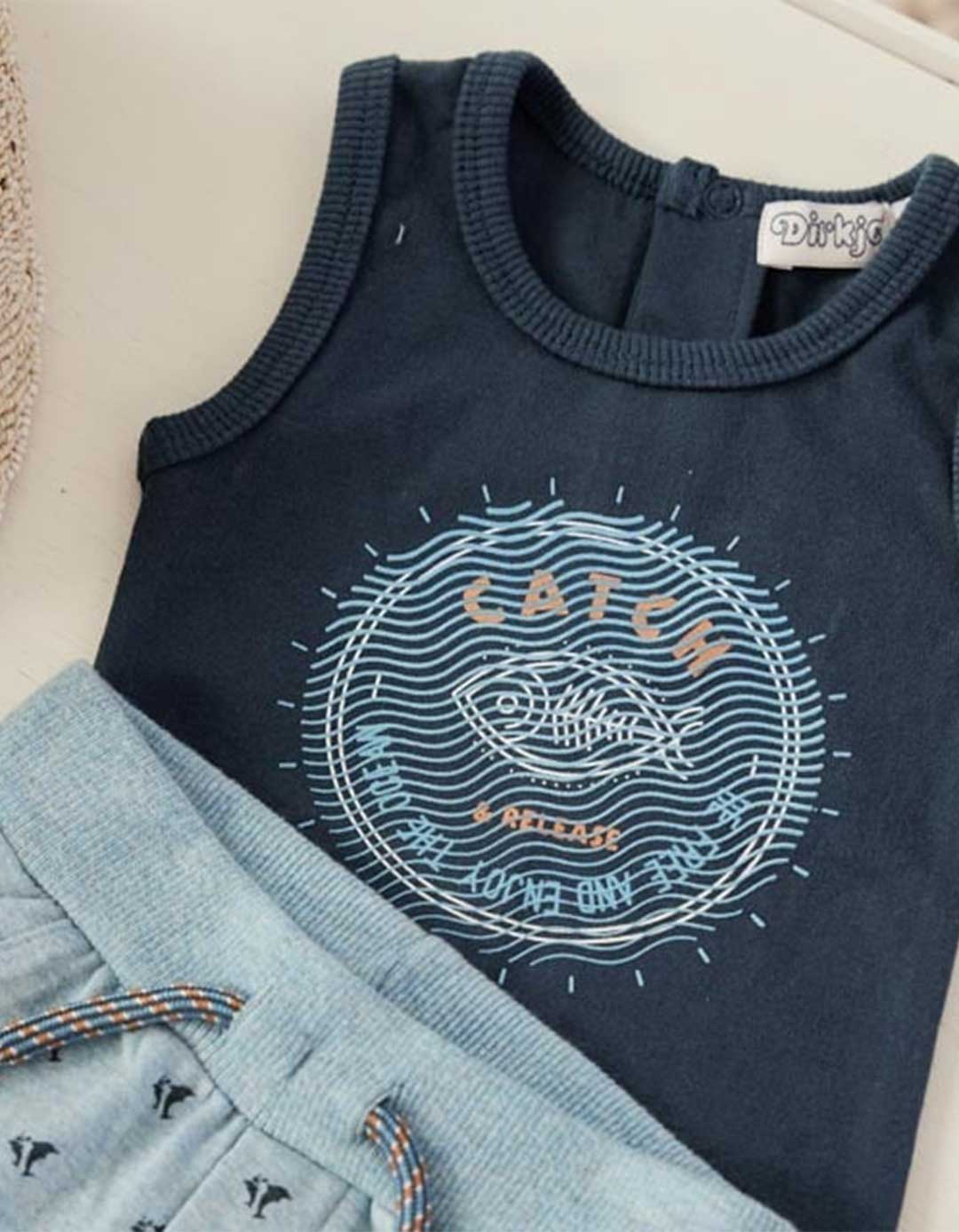 Βρεφικό σετ Dirkje αγορίστικο, φανελάκι πετρόλ ,σορτς σιελ 95% βαμβάκι/ 5% ελαστάν.Regular Fit.