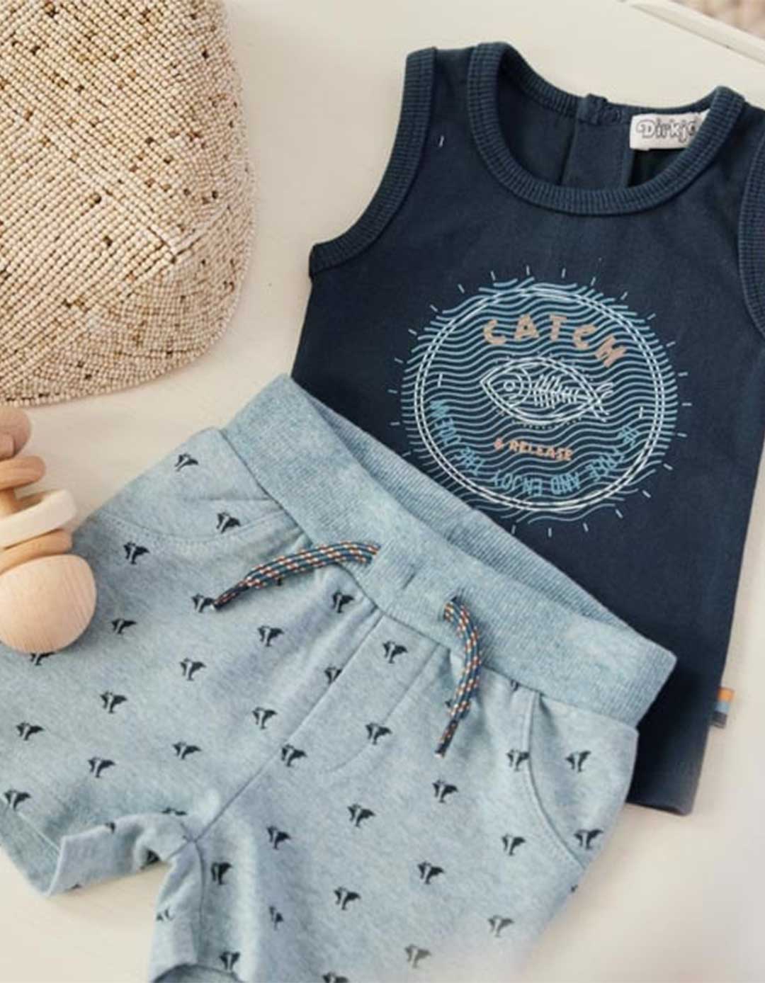 Βρεφικό σετ Dirkje αγορίστικο, φανελάκι πετρόλ ,σορτς σιελ 95% βαμβάκι/ 5% ελαστάν.Regular Fit.